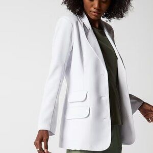 Jaanuu Size XS White Madison Student Lab Coat, Excellent Used Condition